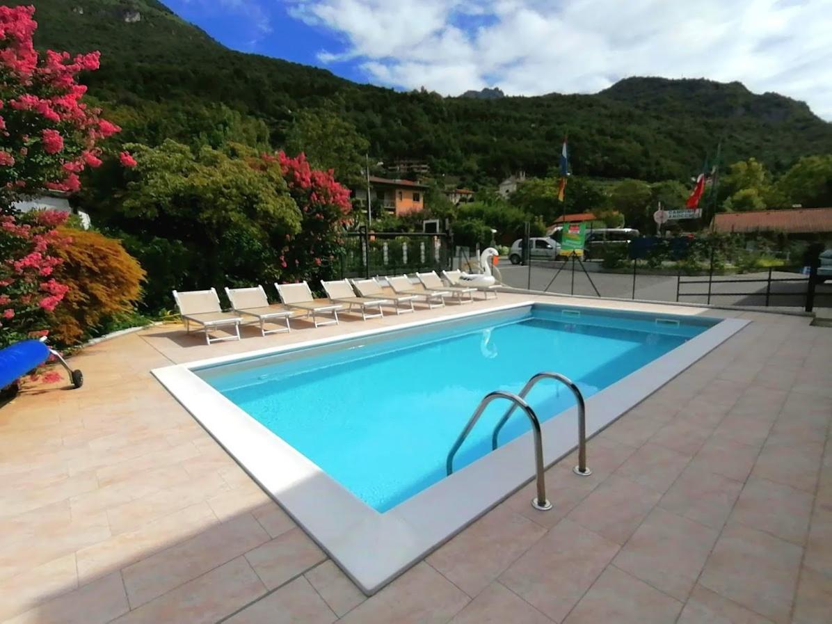 Villaggio Turistico Il Lago Dorato Carlazzo Exteriör bild