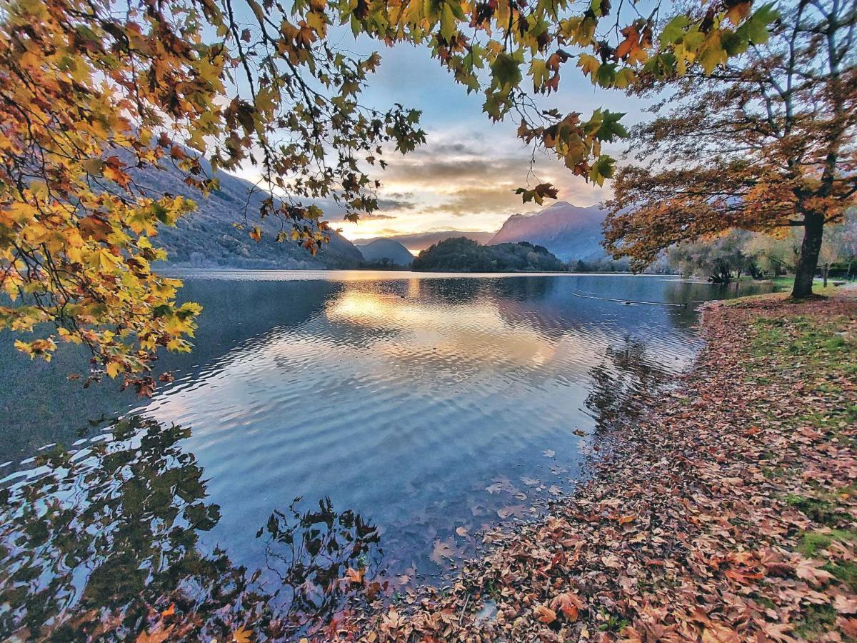 Villaggio Turistico Il Lago Dorato Carlazzo Exteriör bild
