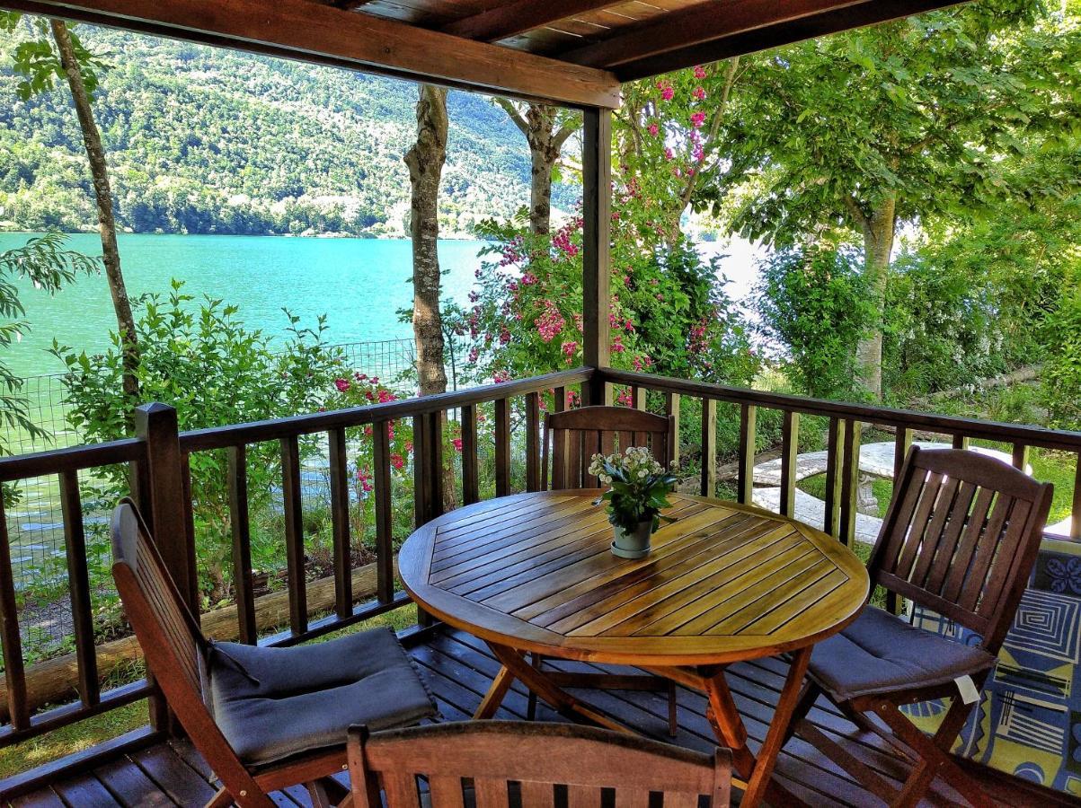 Villaggio Turistico Il Lago Dorato Carlazzo Exteriör bild