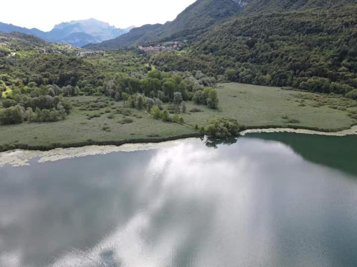 Villaggio Turistico Il Lago Dorato Carlazzo Exteriör bild